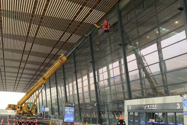 黄州玻璃幕墙维护和保养